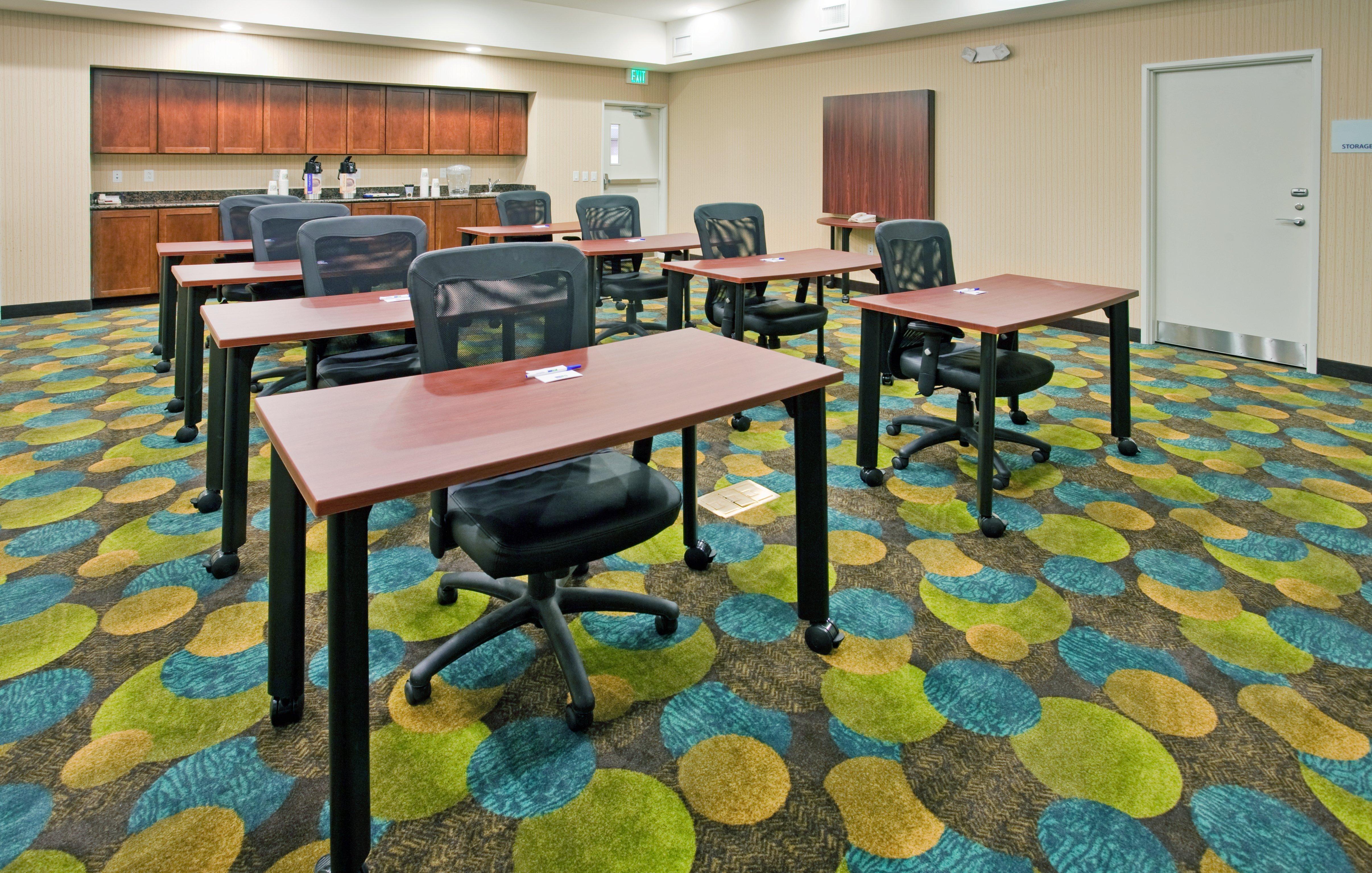 Holiday Inn Express & Suites North Topeka Esterno foto