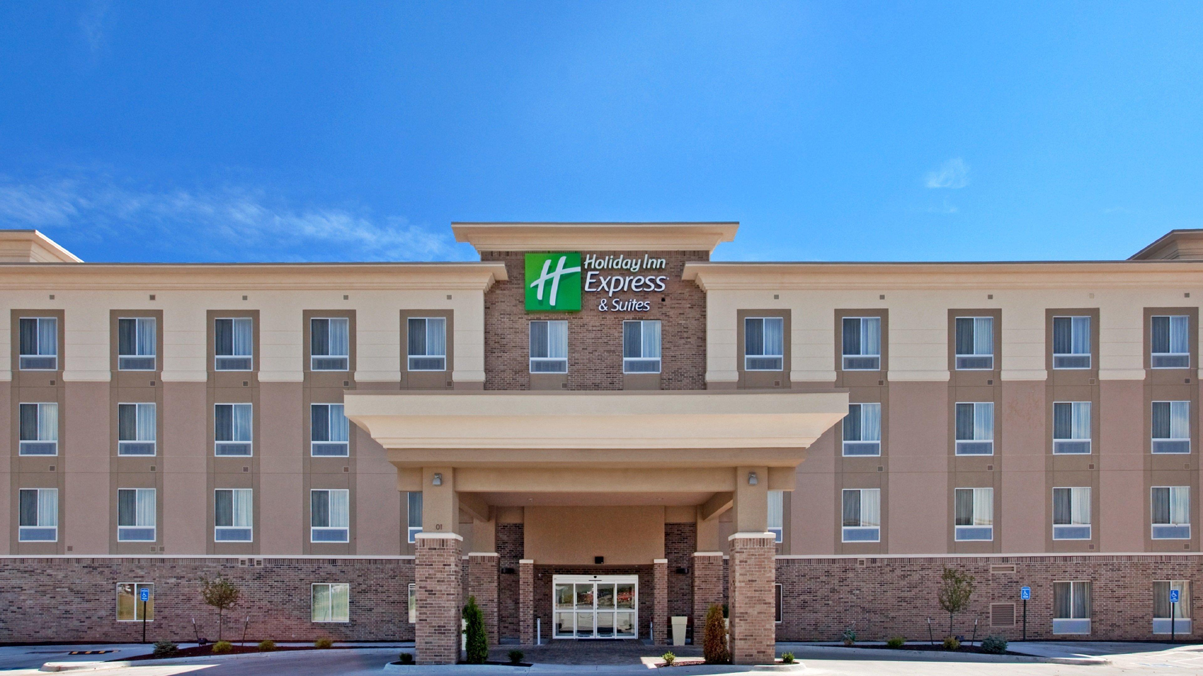 Holiday Inn Express & Suites North Topeka Esterno foto